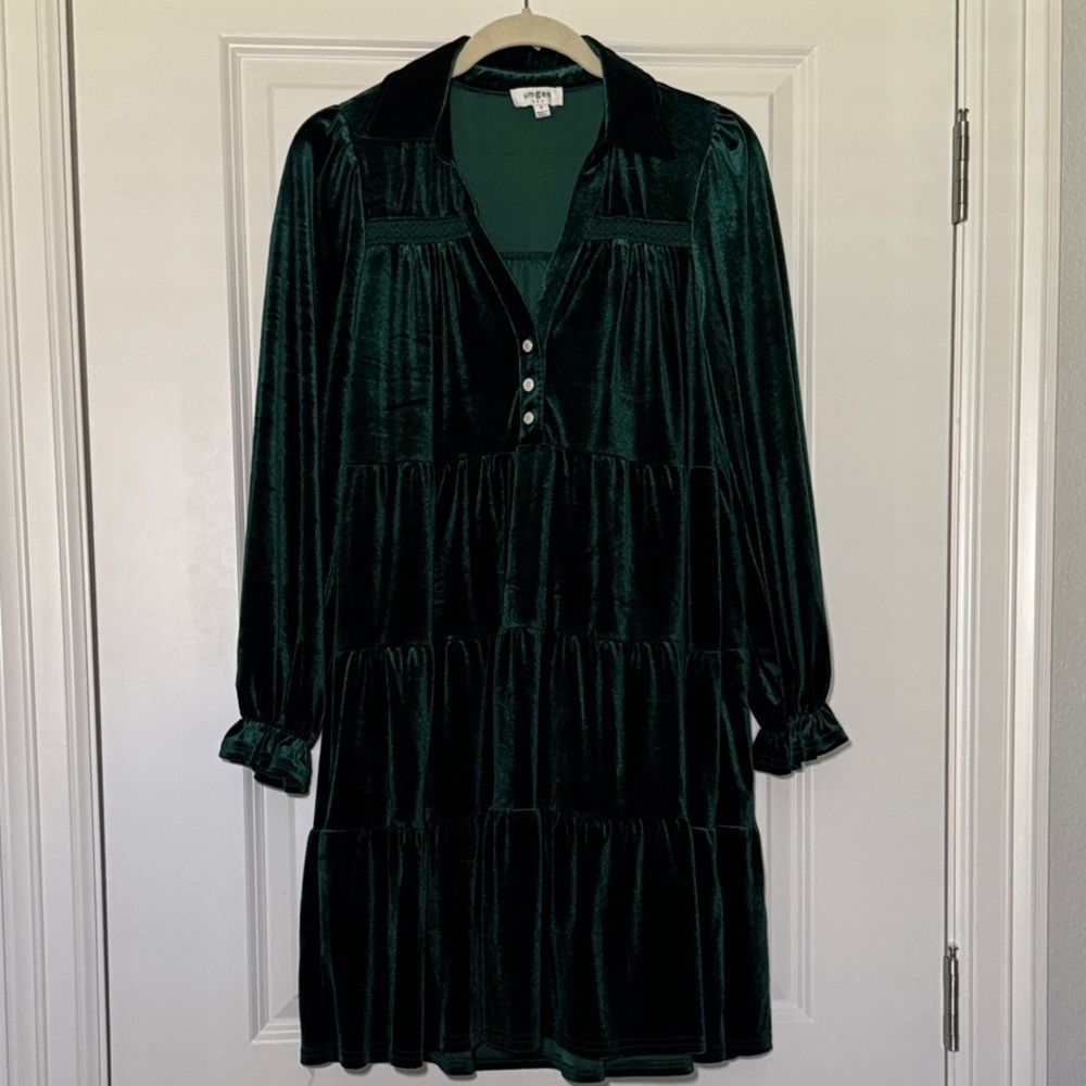 Elegant Green Velvet Dress